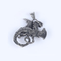 Fashion Retro Flying Dragon Joyería de acero inoxidable Titanium Collar de joyería de plata